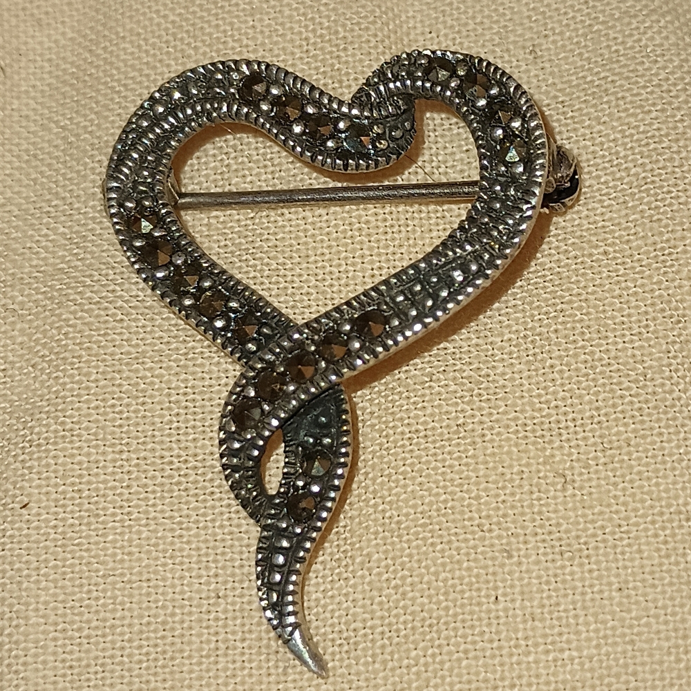 Vintage Sterling Silver Marcasite Heart Brooch (925 MD) 1 Inch